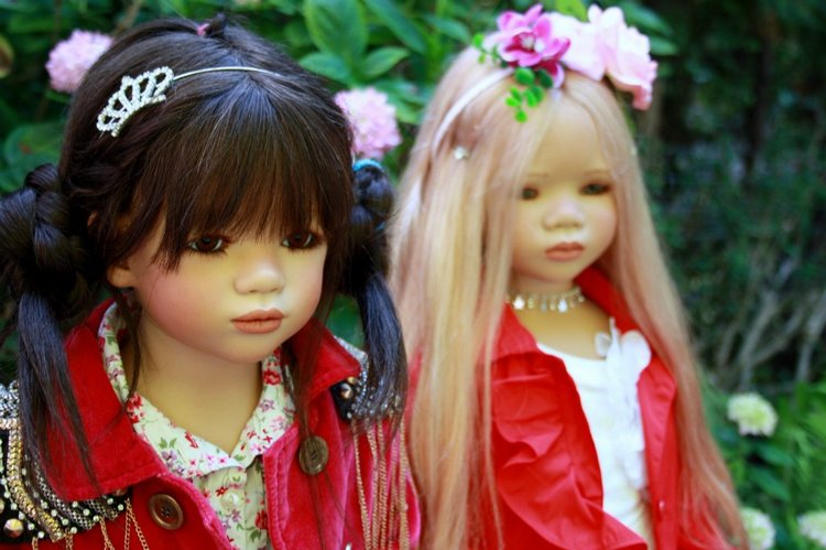 Солнечный денек в саду. Часть третья - Лилит и Анна Лу