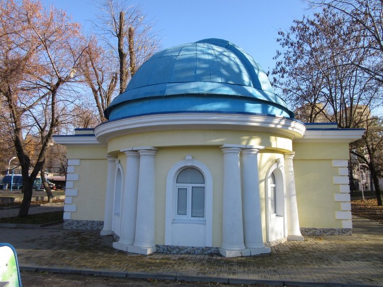 Утренняя прогулка в парке Горького с Соломоном и Анхен, или О сложностях гуляния с собакой и куклой одновременно