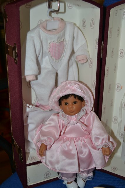 Дом-саквояж для малышки-мулатки от Ли Миддлтон