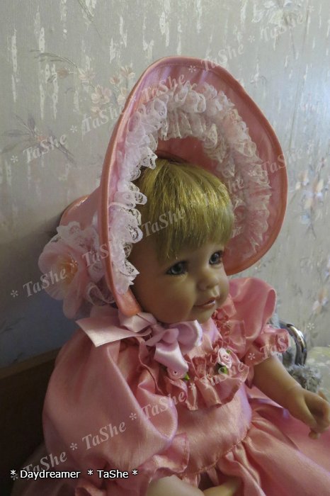 Девочки конфетки маленькие тортики