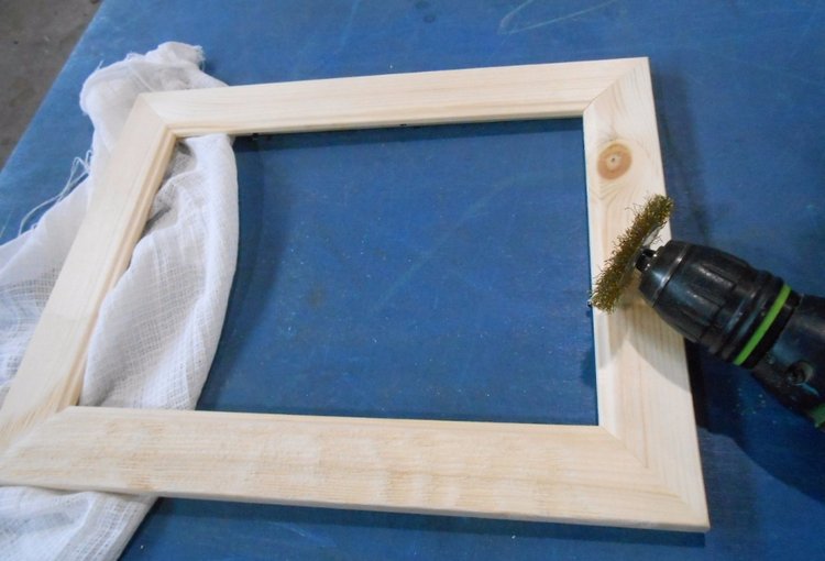 Старим деревянную рамку - мастер класс (фото 4)