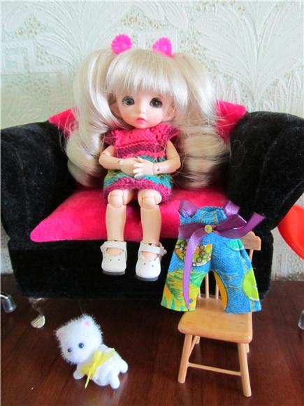 Сказка о новом комбинезончике или как Мэгги примеряла косы