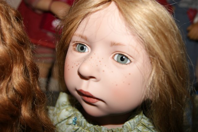 Кто стучится в дверь ко мне с толстой сумкой на ремне