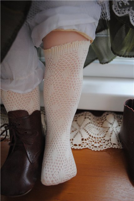 Кое-что из чулочно-носочной истории. Какого качества чулочки на куклах известных мастеров современности