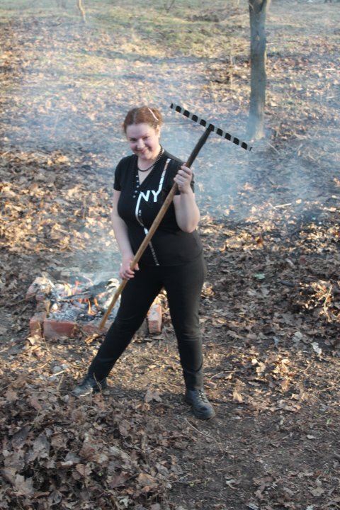 Девочки едут в санаторий, отпуск, день четвертый. Тайна заброшенного замка