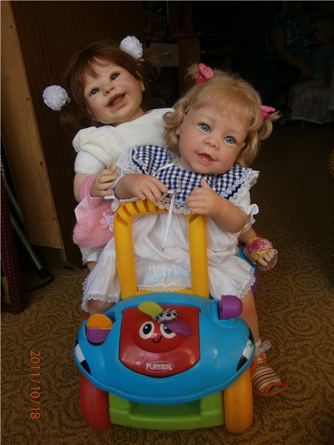 Наши младшенькие,Ванесска,Ники (Моника Левениг) и Луша(Эштон Дрейк)