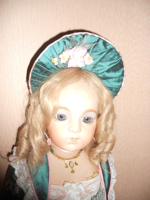 История женского костюма конца 18-19 века в куклах BEBE