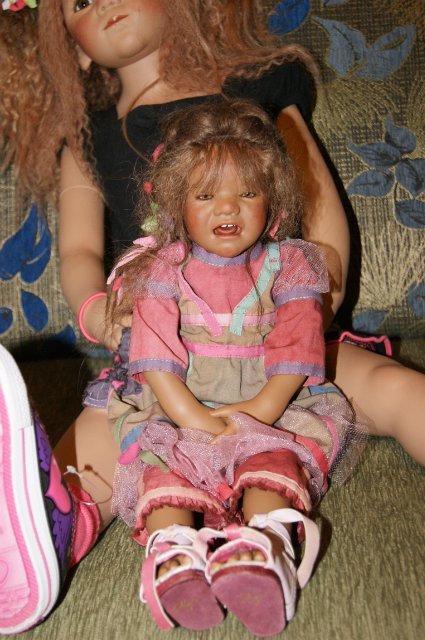 Плакса - вакса Инке и веселые девчата и мальчишки - Поль, Хьго, Ива и Таночка