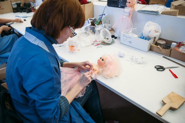 Kак делают кукол - фабрикa игрушек «Весна» в Кирове