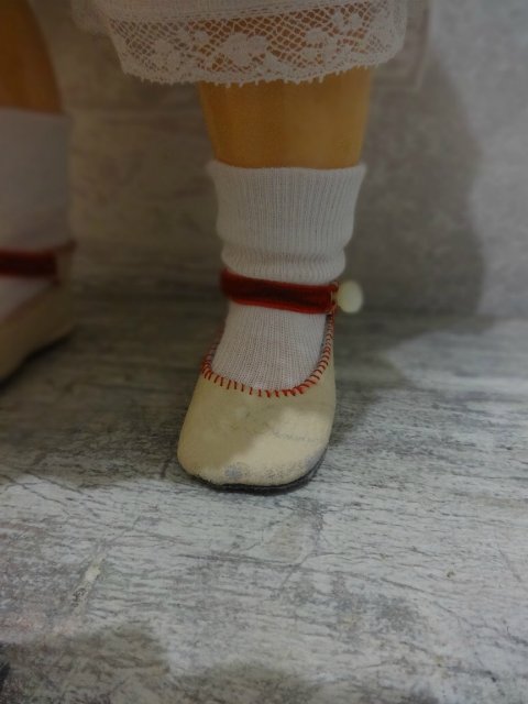 Энн озорная, забавная, любознательная малышка