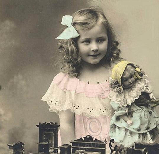 Чепчик - наша радость, чепчик - вдохновение. Сшила Милка чепчик - всем на удивление