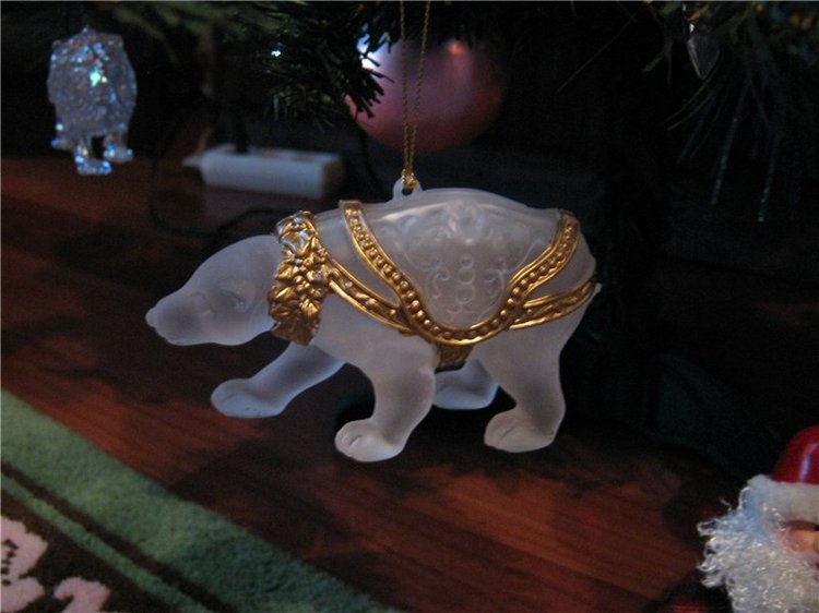 Фигурки изо "льда" (елочные игрушки 21 века)