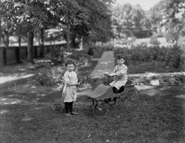 Игры. Подборка старинных фото