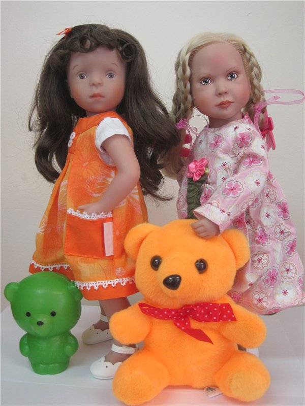 Куколки с рисованными глазками – Элли (Элен от Звернадзе) и Тата (Кати Круз)