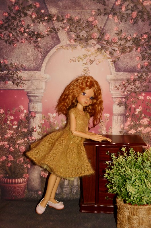 Весеннее обновление. Платья для кукол Kaye Wiggs