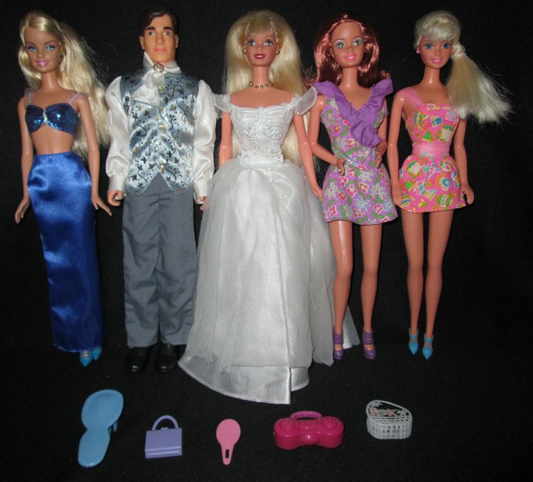 «Эффект насмотренности» или 200 фирменных кукольных нарядов | Бэйбики «Эффект насмотренности» или 200 фирменных кукольных нарядов