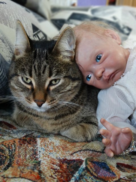 Малышка реборн Пейдж примеряет крестильное платье