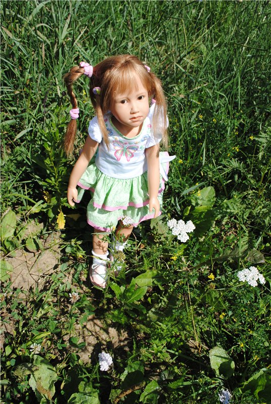 Летняя прогулка милой девочки Паулы Heidi Plusczok