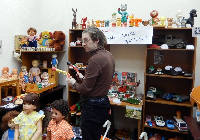 Все на выставку к Александру! Бегите, кто может | Бэйбики Все на выставку к Александру! Бегите, кто может