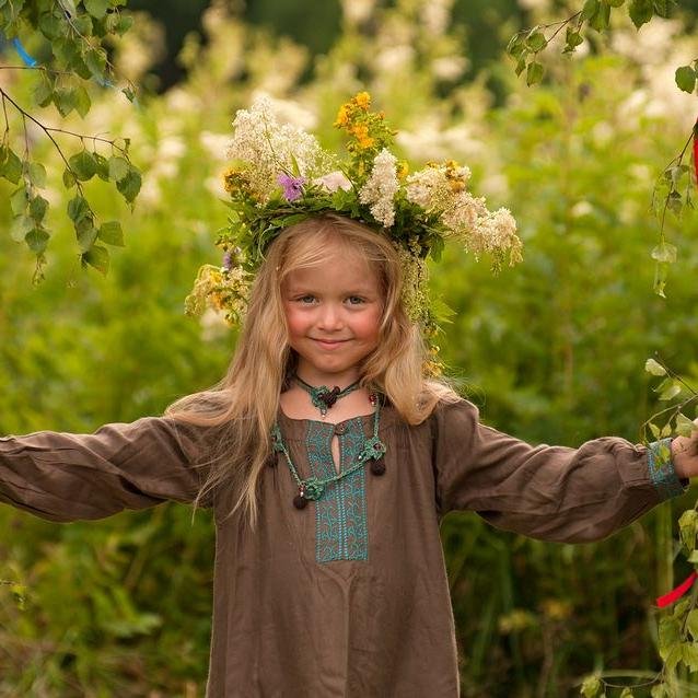 Троицкие гуляния у деревни Василёво, часть первая. Архитектурно-этнографический музей под открытым небом "Василёво"