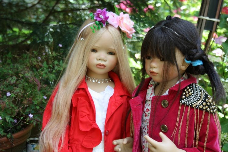 Солнечный денек в саду. Часть третья - Лилит и Анна Лу