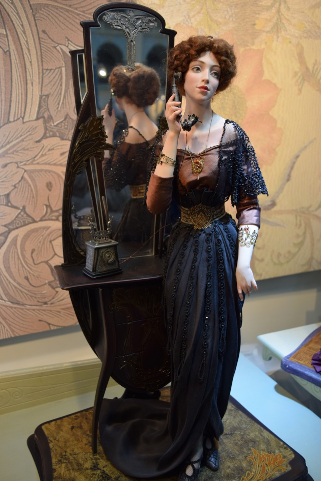 VII Московская международная выставка "Искусство Куклы". Портреты кукольной души или незримый диалог