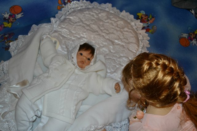 А у Гвэн появилась сестренка (или братик)