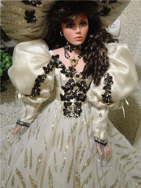 Я назвала ее Золотая Звезда. Фарфоровая кукла от Русти