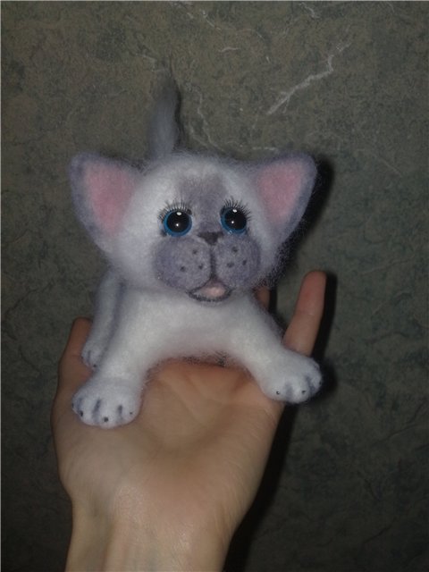 Котенок из шерсти! Сухое валяние игрушек (фото 4)