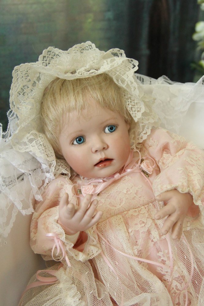 Фарфоровая кукла Беатриса (фото 9)