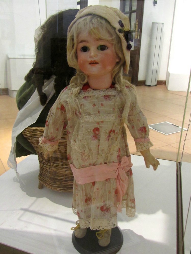 «Мода по-взрослому. Истории из кукольного гардероба» - выставка в Музее-заповеднике «Царицыно» - продолжение - 4-ый зал.