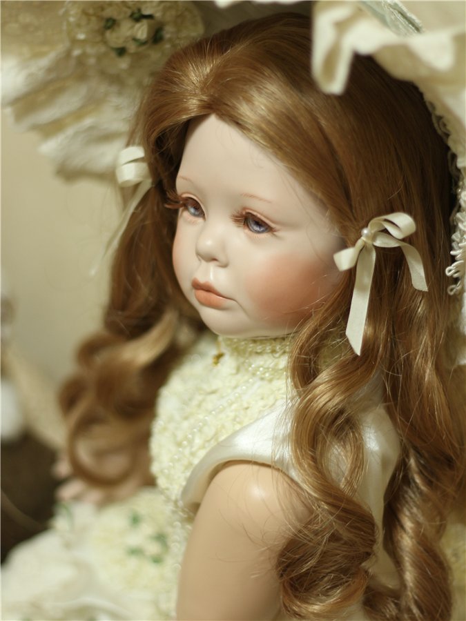 Девочка другой эпохи - милый ангел редчайшей красоты