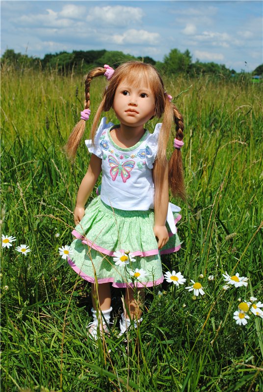 Летняя прогулка милой девочки Паулы Heidi Plusczok
