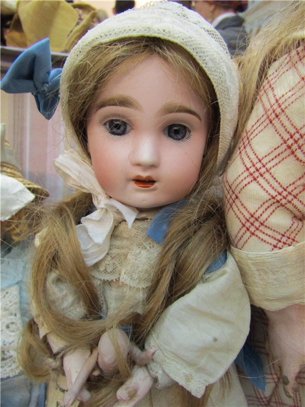 Антикварные куклы на Искусство куклы 2016. Фото