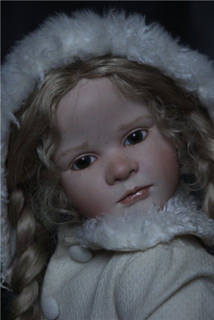 Фарфоровая кукла-снегурочка Офелия (Ophelia) от Ruth Treffeisen. Просто наступила зима