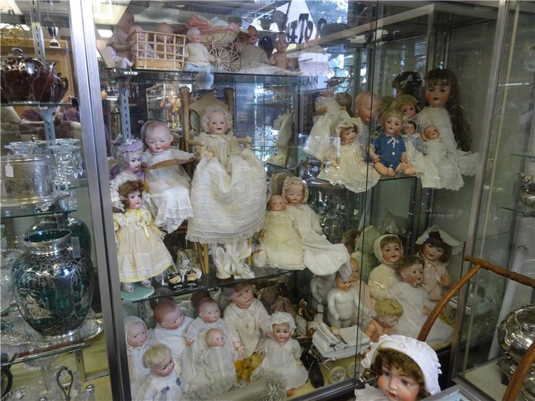 Я в своей жизни никогда не видела столько антикварных кукол. Фото (фото 4)