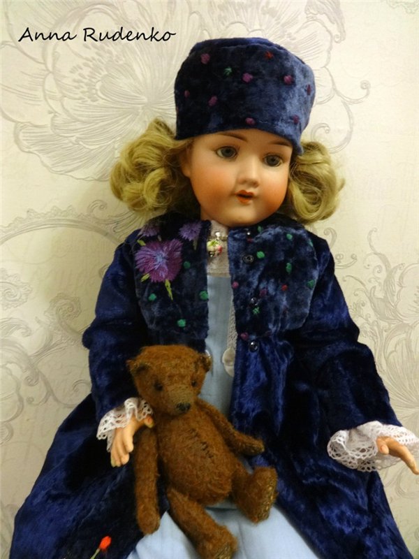 Мои антикварочки живущие у меня дома. И новенький малыш вернувшийся с реставрации