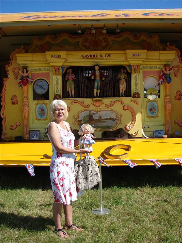 Куклы на ярмарке (окончание)