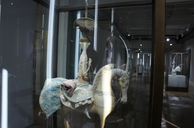 Выставка кукол по эскизам главного художника фильма "Монгол" - Даши Намдакова