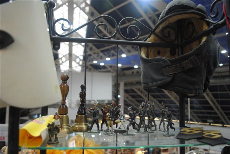 На Тишинку мы пошли – там сокровища нашли. Взгляд на «Блошиный рынок» со второго этажа | Бэйбики На Тишинку мы пошли – там сокровища нашли. Взгляд на «Блошиный рынок» со второго этажа