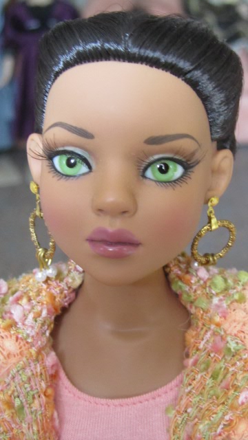 Думала обыкновенная Tonner Ellowyne, но наши люди... подсказали, что все не так просто (фото 4)