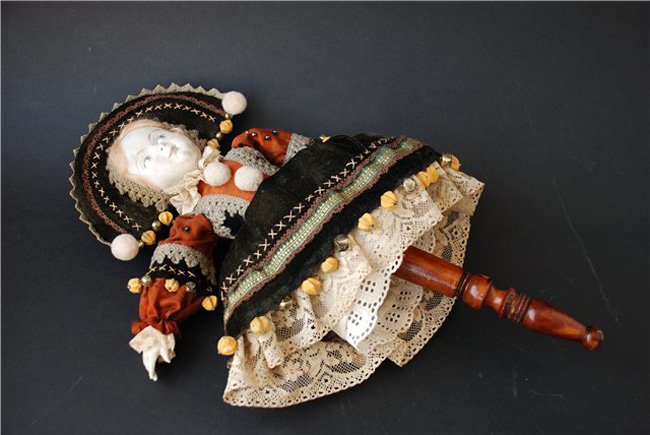 Помощник во флирте, шутовская кукла (Marotte antique doll)