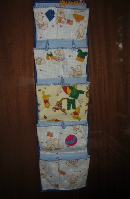 Детский сад, ясельная группа или мама мальчика играет в куклы