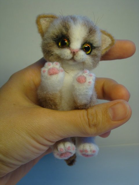 Котейка. Авторская игрушка сухим валянием Ольги Чернухо