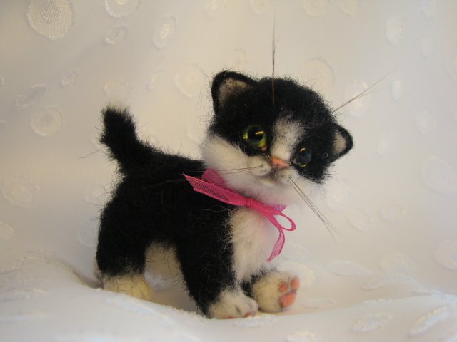 Кот - маленький, но важный. Авторская игрушка валянием из шерсти Ольги Чернухо