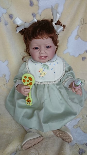 "У меня режутся зубки". Очень редкая девочка от Ли Миддлетон - Teething Blues