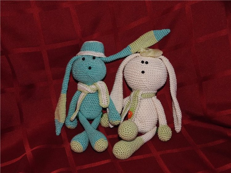 Авторские вязаные зайцы - амигуруми. Игрушки вязанные спицами (фото 7)