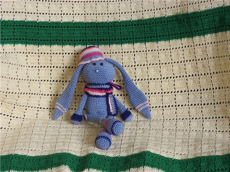 Амигуруми авторский - серый Зайка, игрушка вязанная спицами (фото 2)