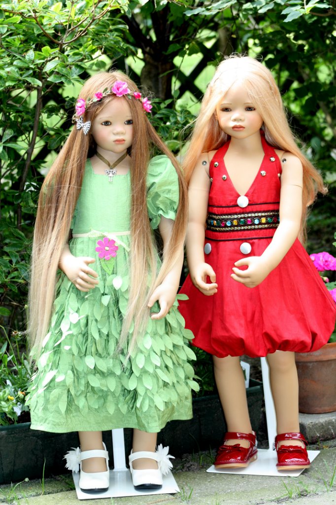 Солнечный денек в саду. Часть вторая - три подружки (фото 2)