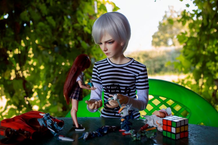 60 см vs 15 см. Или две истории из жизни Итана и Хотару